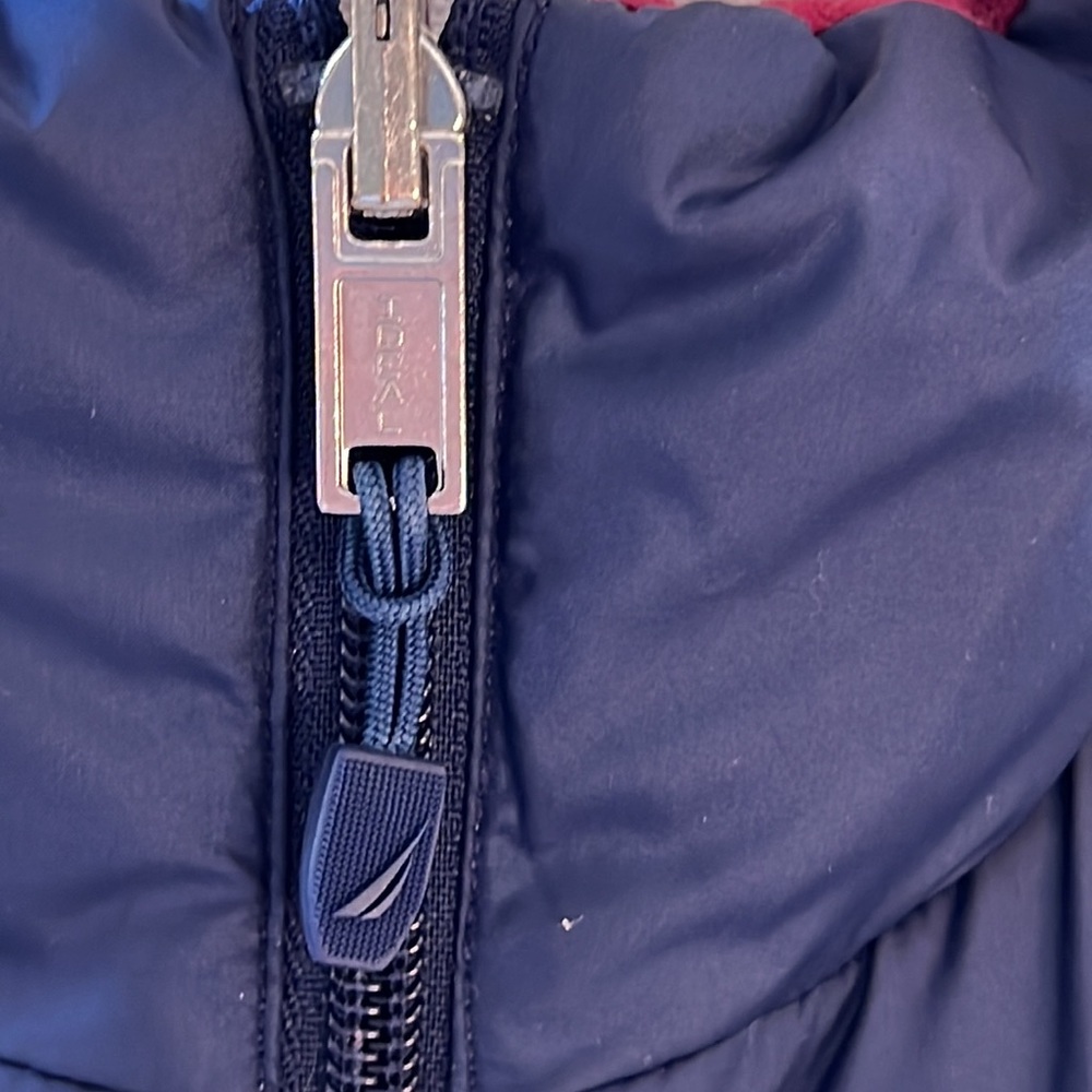 Nautica Reversible Puffer Vest Size M - Picture 3 of 15
